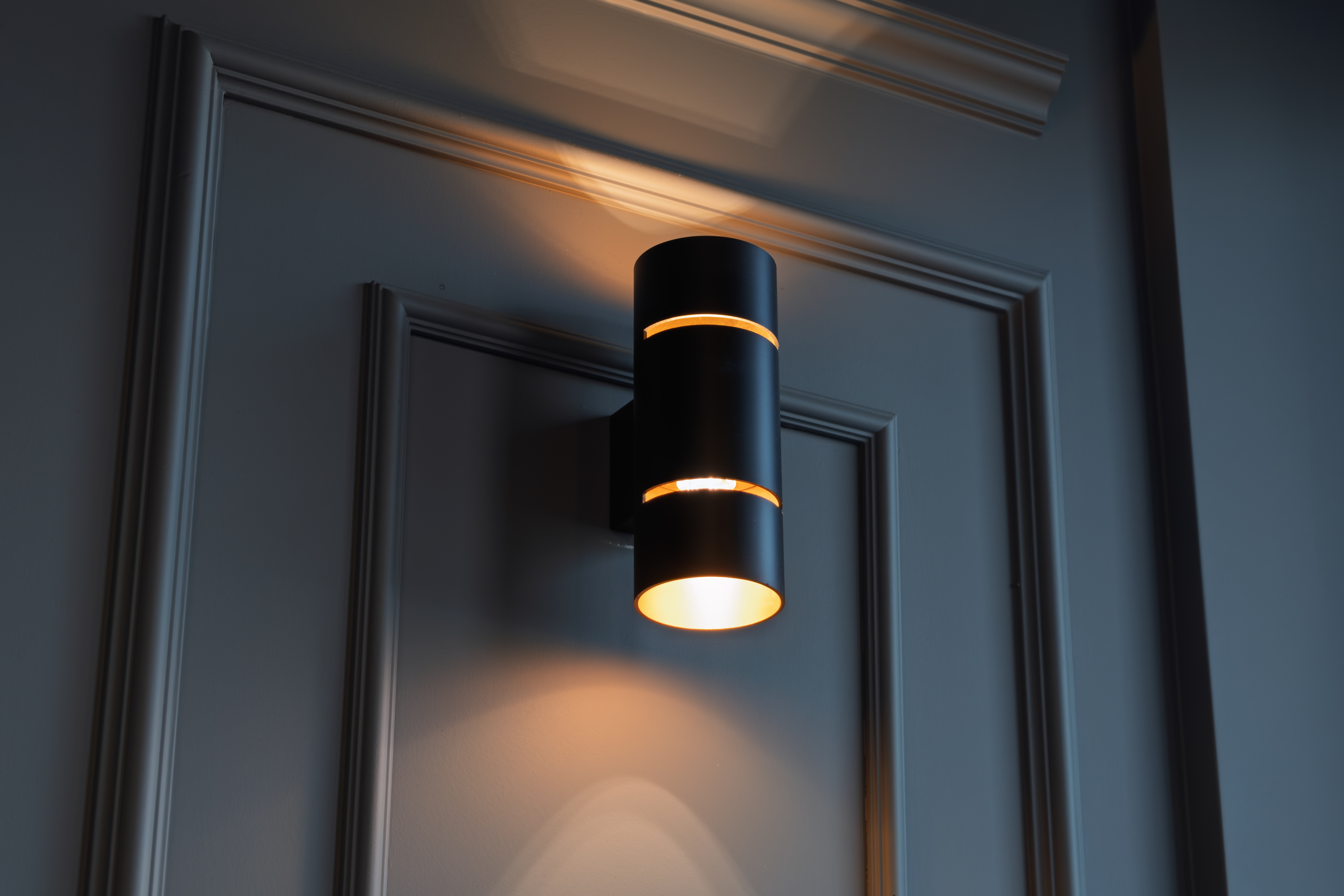 Wall sconce lighting